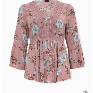 DUSTY CORAL FLORAL CRINKLE GAUZE & CROCHET BABYDOLL TOP